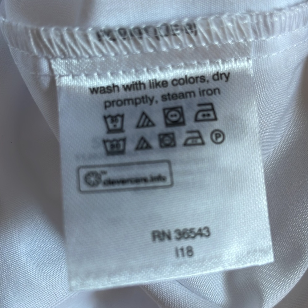 Van Heusen Long Sleeve Dress Shirt. Regular Fit. 17 1/2 x 36/37 - Picture 8 of 9